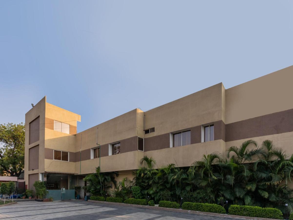 Spot On 73694 Hotel Prakash Saharanpur Exterior photo